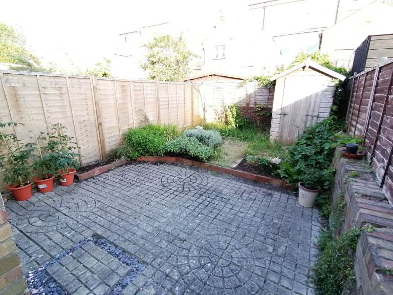 Lovely three double bedroom house in the popular Chessels area of Bedminster