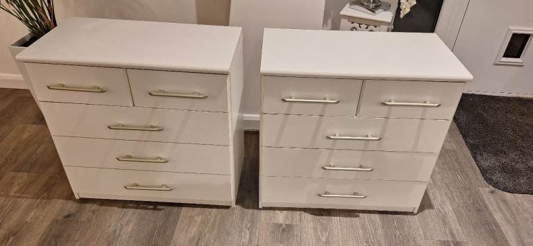image for Two white bedside chests / small chest of drawers 