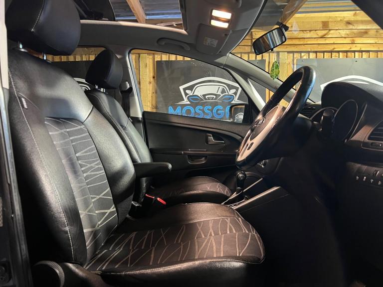 2016 Kia Venga 1.6 4 Auto Euro 6 5dr HATCHBACK Petrol Automatic