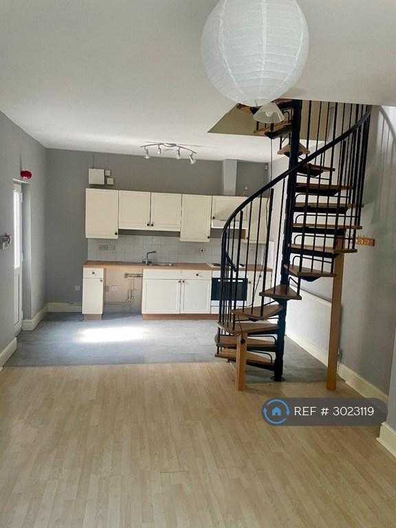 2 bedroom flat in Gloucester Rd North, Bristol, BS7 (2 bed) (#3023119)