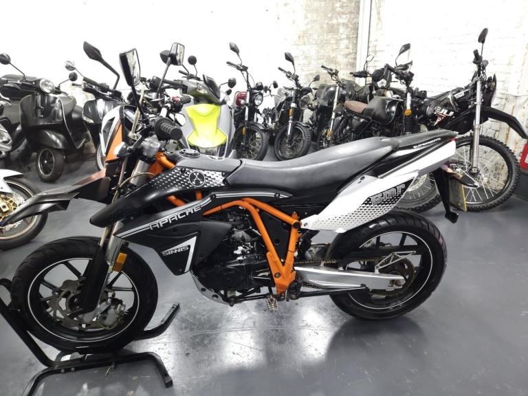 Sinnis Apache SMR 125 2021 