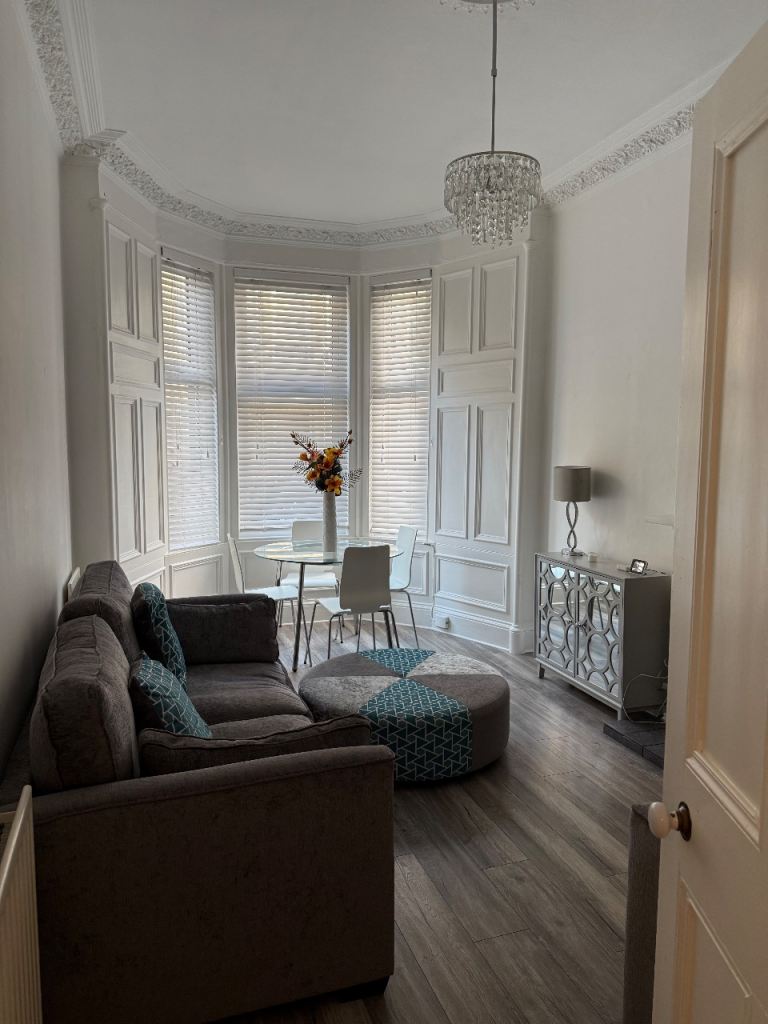Fully Furnished 2-Bed Ground Floor Flat – Meadowbank – Available 6th Jan
