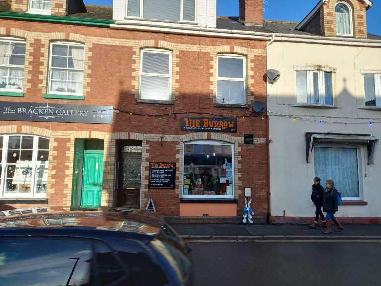 Shop to rent, Bovey Tracey