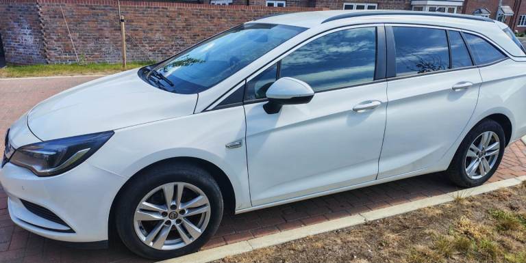 Vauxhall, ASTRA, Estate, 2016, Manual, 1598 (cc), 5 doors