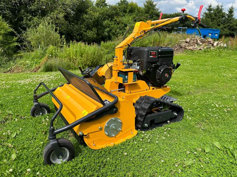 RAPTOR X Pedestrian Track Flail mower * VIDEO * Key Start 13.5HP Briggs & Stratton Engine