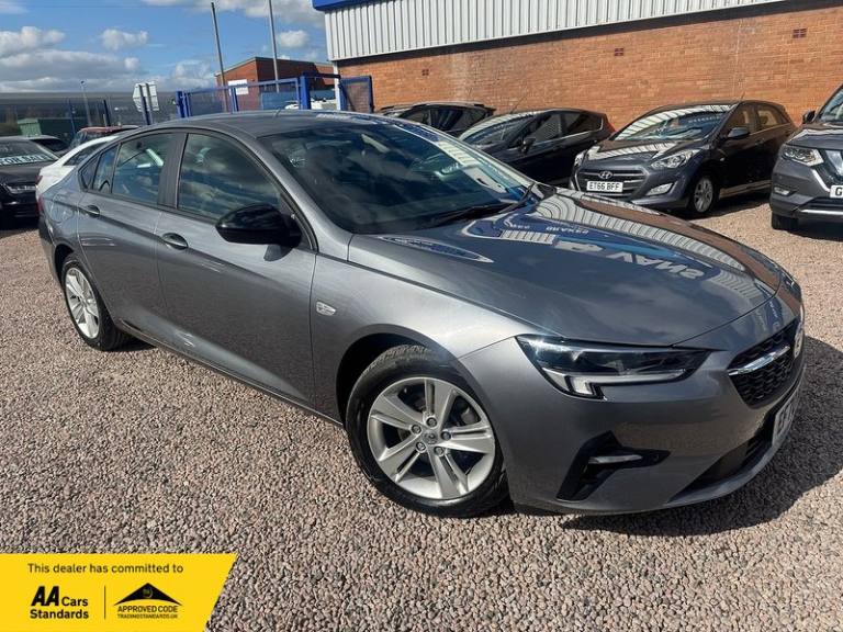 2020 Vauxhall Insignia 1.5 Turbo D SE Nav 5dr HATCHBACK DIESEL Manual