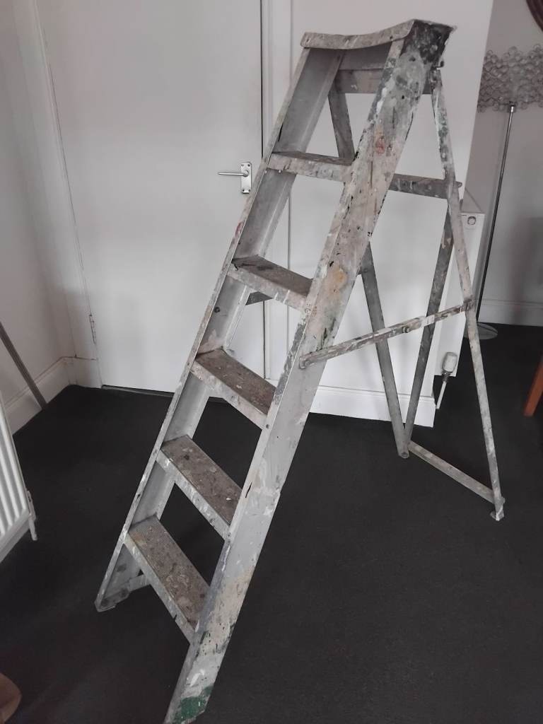 Heavy duty metal ladders