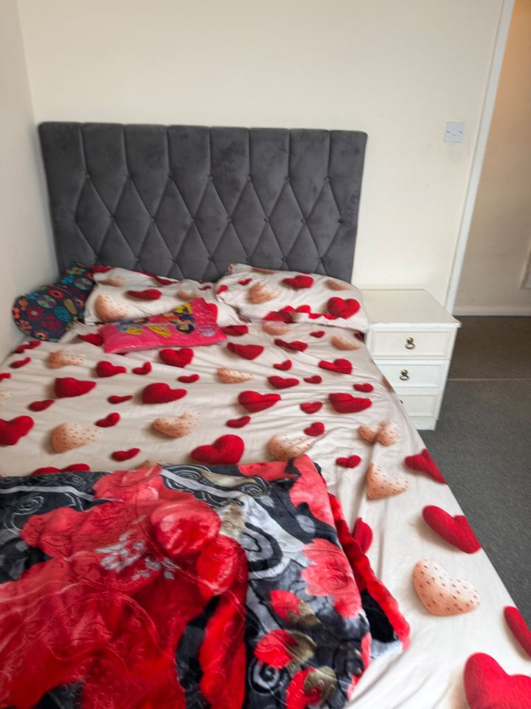 Large single room available for rent private room 