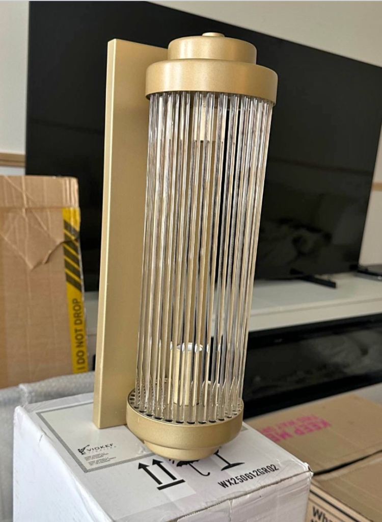 2 wall lights 