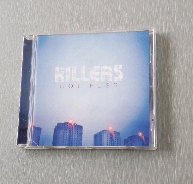 Killers 'Hot Fuss' single disc album.  11 Tracks. 