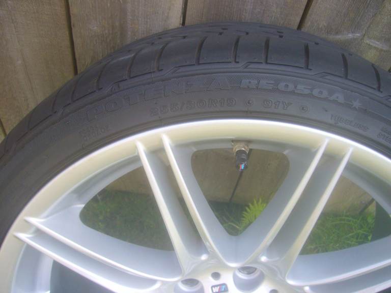 BMW 4 ORIGINAL WHEELS AND BRIDGESTONE TYRES ALL BRAND NEW STAGGERED £695 ono