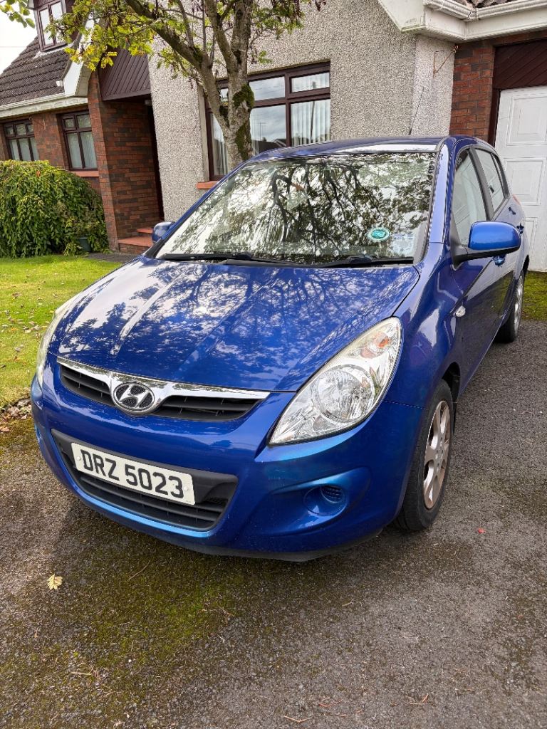 Automatic Hyundai i20, full MOT