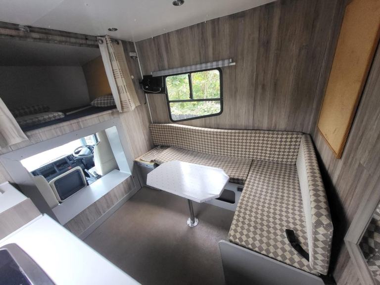 Isuzu NPR Horsebox Horse Box 2009 