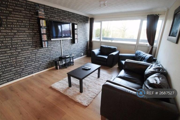 3 bedroom flat in The Precinct, Chandler's Ford, Eastleigh, SO53 (3 bed) (#2687527)