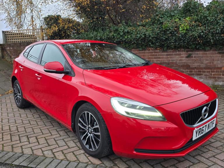 2017 Volvo V40 T2 [122] Momentum 5dr Geartronic HATCHBACK Petrol Automatic