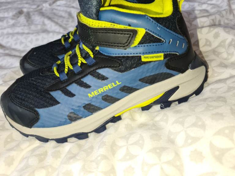 Merrell mid top hiking boots/ trainers uk2 excellent condition 1st 2c will buy 