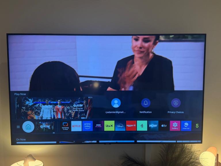 Samsung Smart TV (UE50TU8000KXXU) – Great Condition