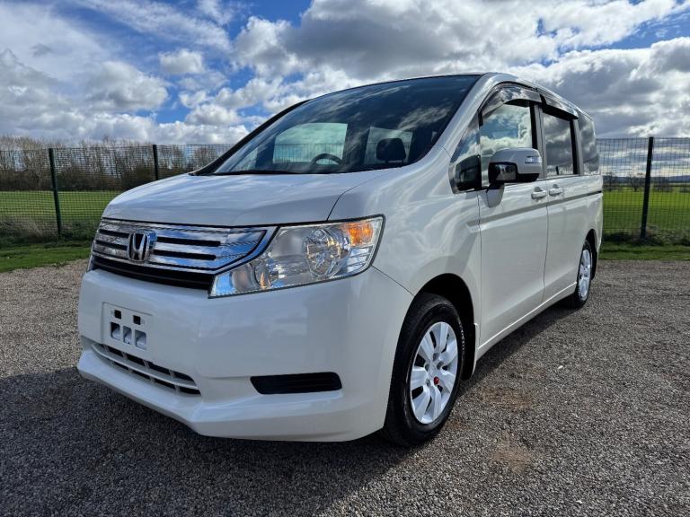 2010 Honda Stepwagon 2.0 GL PACKAGE * TWIN POWER DOORS * 8 SEATER * LOW MILEAGE * TOP GRADE 4BB  ...