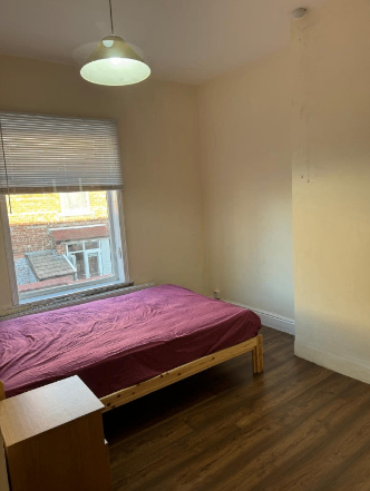 Spacious & Cosy Double Room For Rent AT M18 7LQ