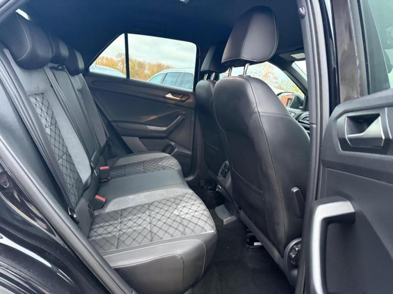 VOLKSWAGEN T-ROC 1.5 TSI R-Line DSG Euro 6 (s/s) 5dr 2022