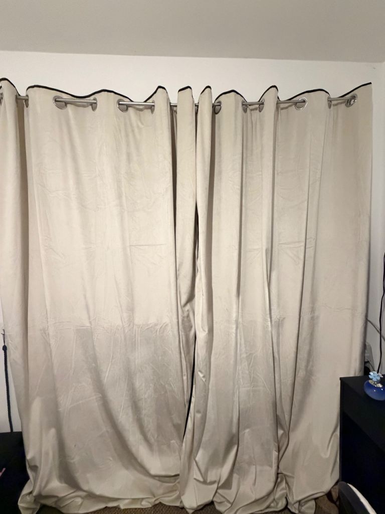 OHS Eyelet Curtains with Black Trim - 66x90