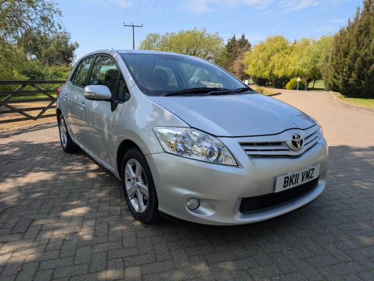 Toyota, AURIS, Hatchback, 2011, Semi-Auto, 1598 (cc), 5 doors