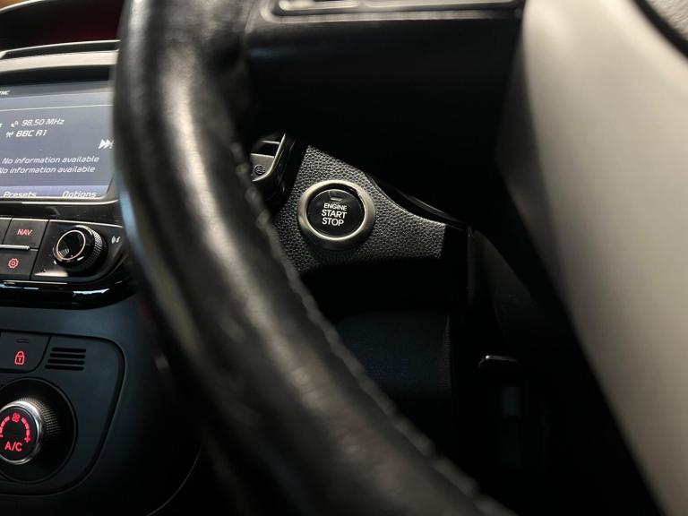 2016 Kia Venga 1.6 4 Auto Euro 6 5dr HATCHBACK Petrol Automatic