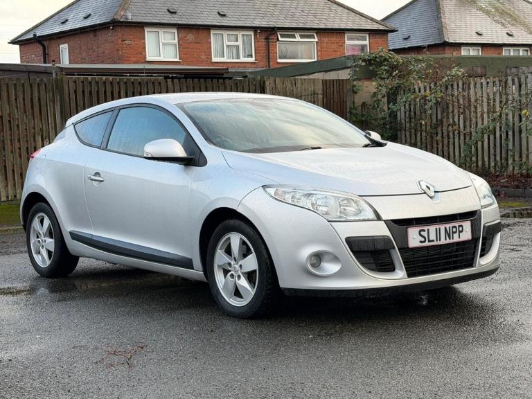 2011 Renault Megane 1.6 16V Dynamique TomTom Euro 5 3dr COUPE Petrol Manual