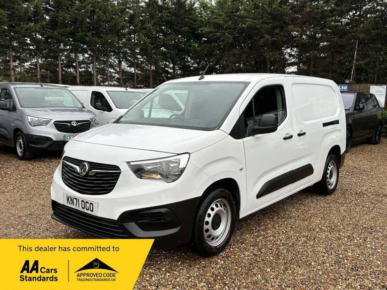 2022 Vauxhall Combo 1.5 Turbo D 2300 Dynamic L2 H1 Euro 6 4dr PANEL VAN Diesel Manual