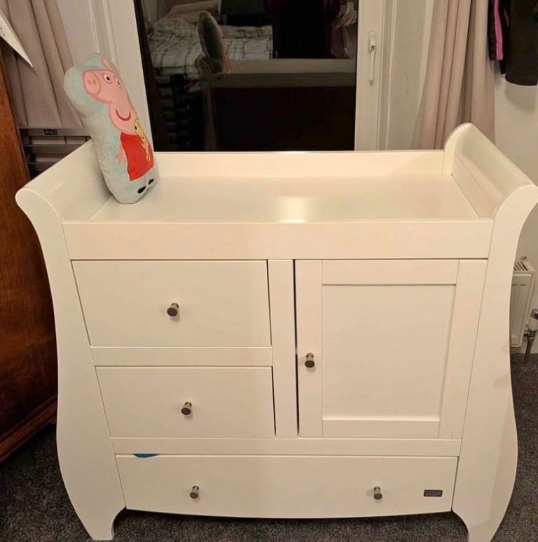 Tutti bambini white changing table 