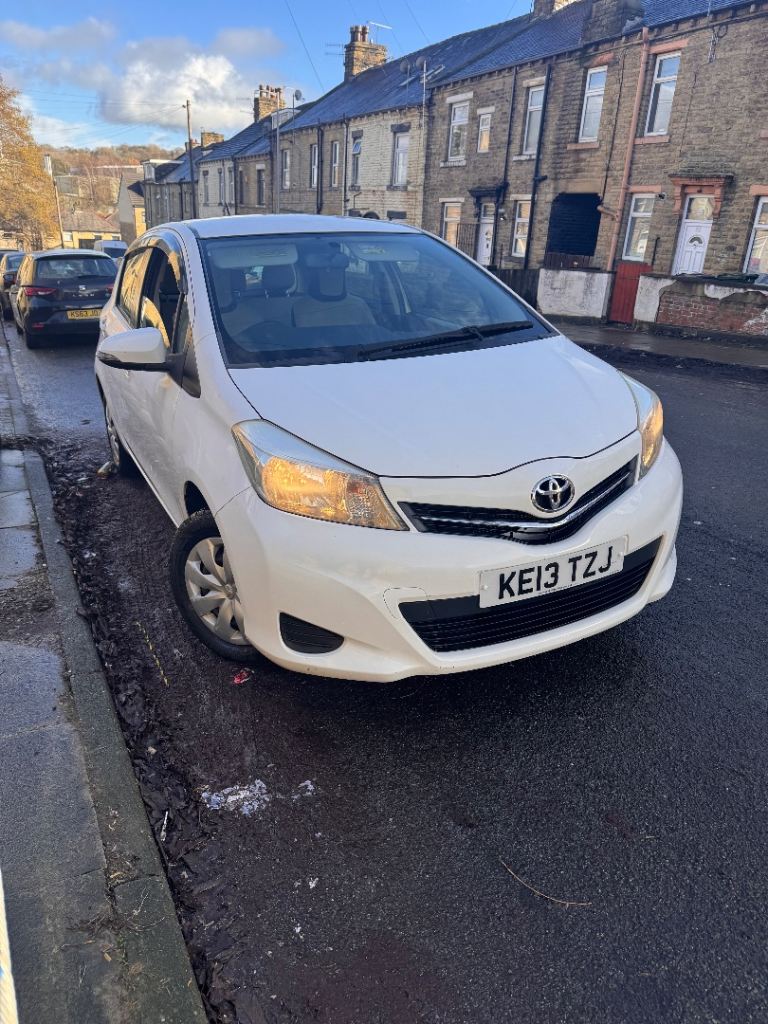 Toyota Yaris 2013 1.0litre low miles