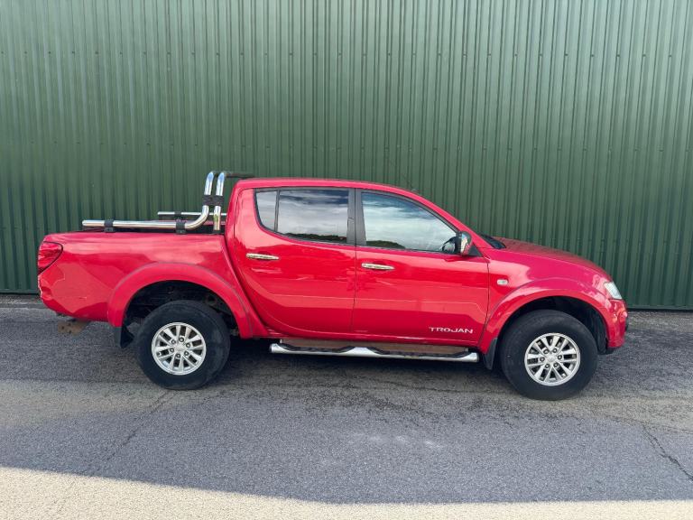 Mitsubishi L 200 Trojan 2.4 Double Cab 2014 Red 74000 Miles One Owner FSH 