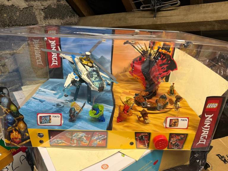 Ninjago Lego display case 70673 70674