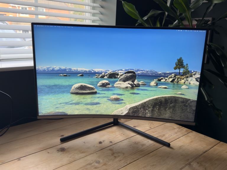 Samsung U32R590 32Inch Curved UHD 4K Monitor
