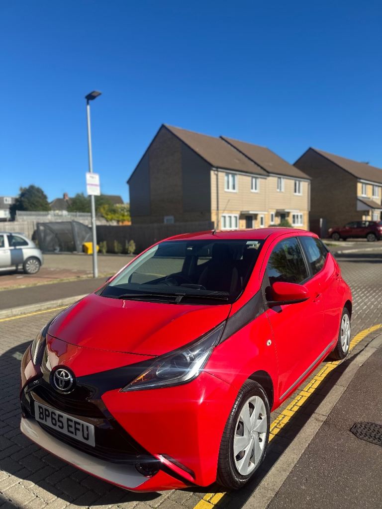 Toyota, AYGO, Hatchback, 2016, Manual, 998 (cc), 5 doors