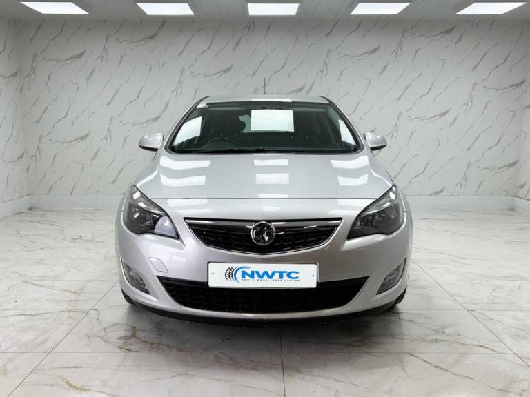 2012 Vauxhall Astra **MAKE US AN OFFER!!**1.4 16v SRi Hatchback 5dr Petrol Manual Euro 5 (100 p H...