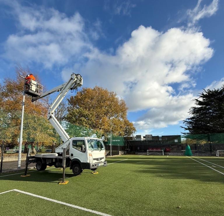 CTE 20 MTR HOIST MOUNTED ON 3.5 TON NISSAN