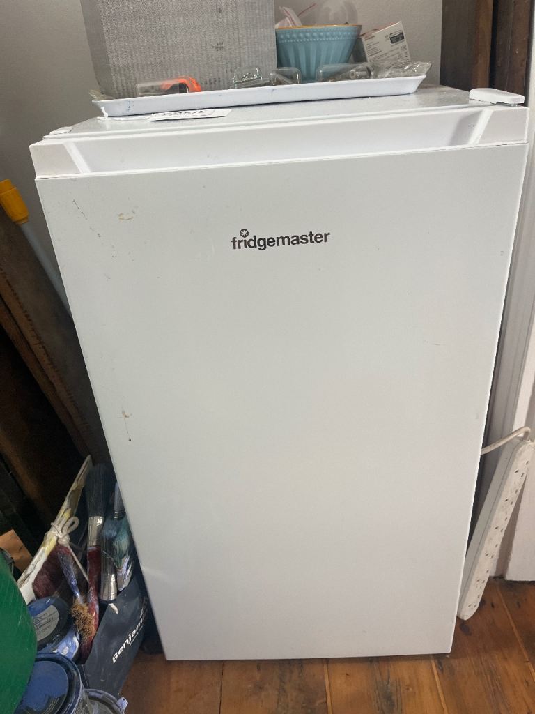 Brand new fridge 3 weeks old 