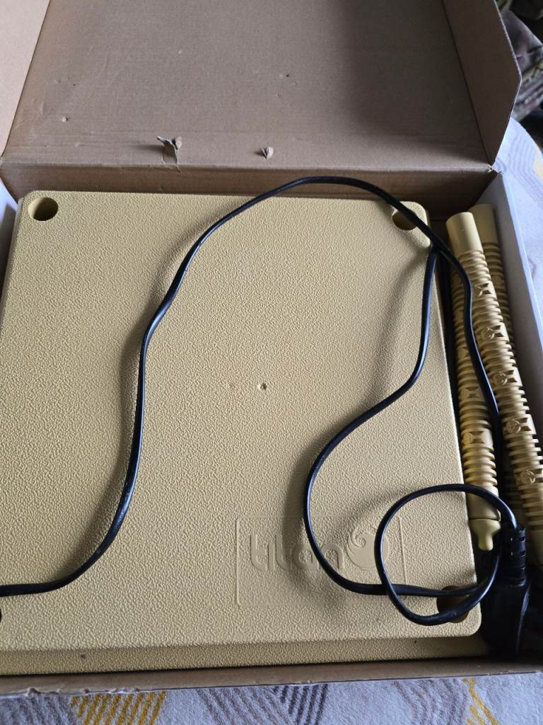 Titan chicken brooder 39" x 30" for up to 30 chicks