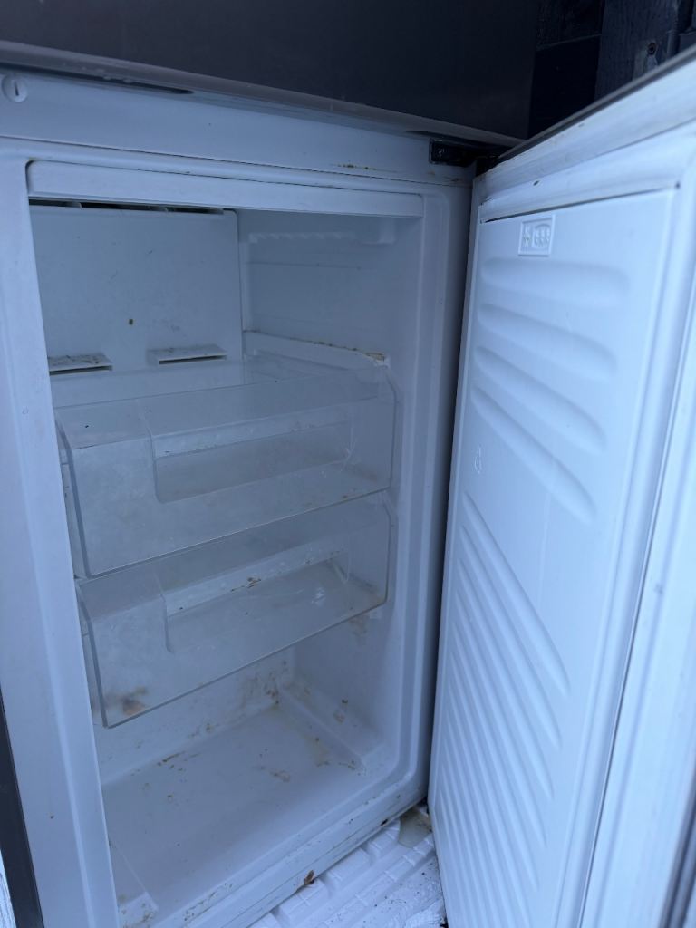 Fridge freezer 