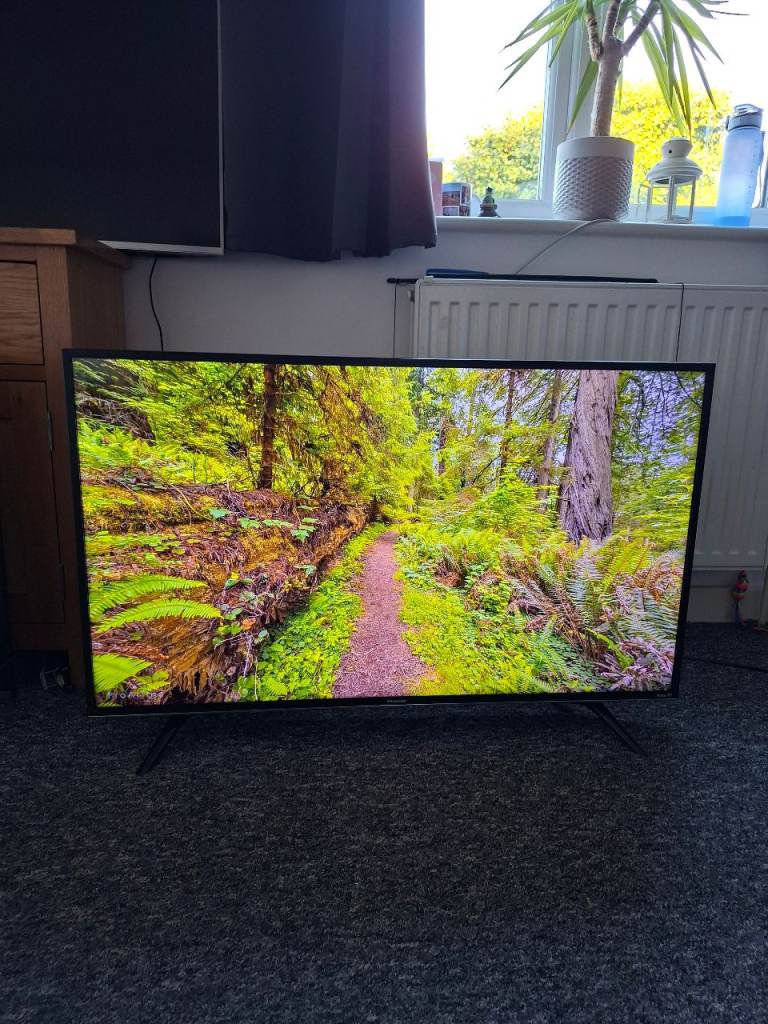 43"4K Hisense Smart TV- Very Good Condition   