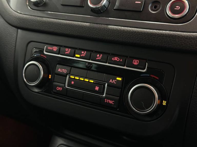 2015 Volkswagen Tiguan 2.0 TDI BlueMotion Tech Match SUV 5dr Diesel Manual 2WD Euro 5 (s/s) (140 ...