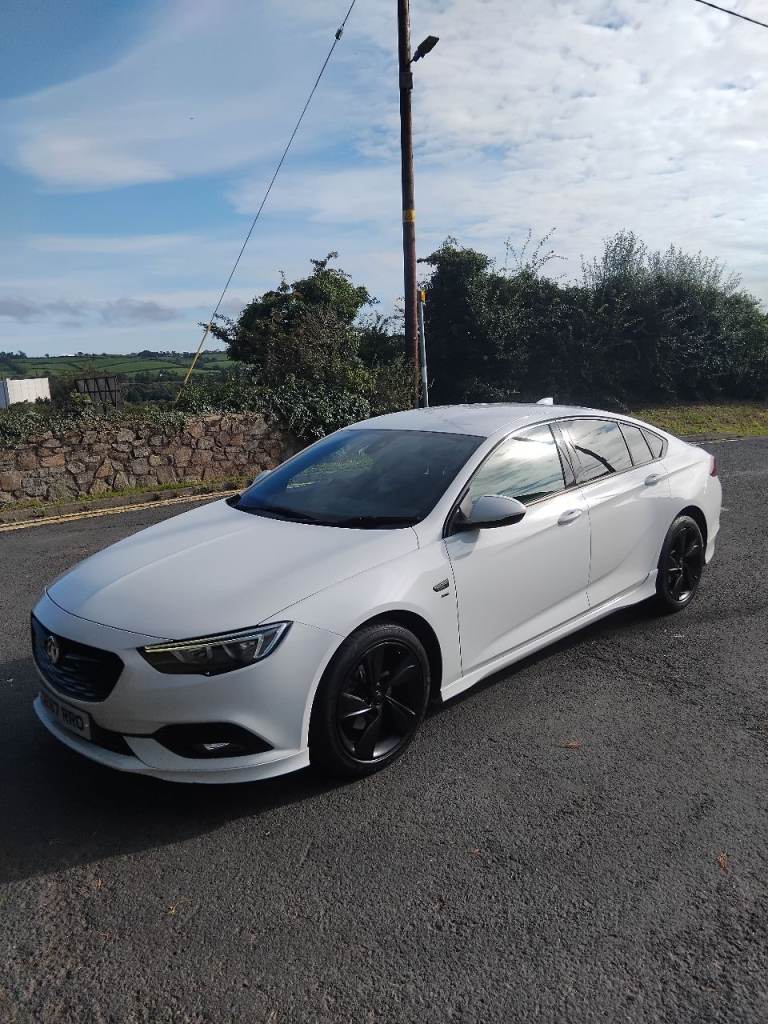 Late 2017 insignia grand sport sri vx line 