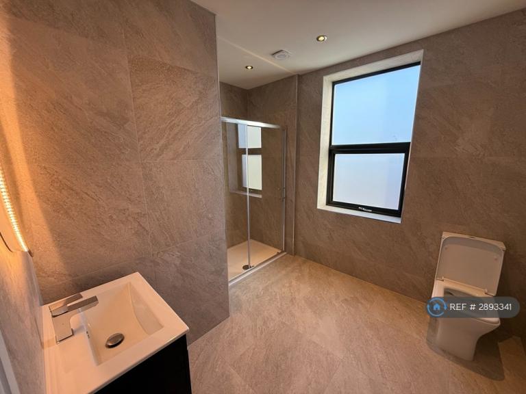 1 bedroom flat in Hall Gate, Doncaster, DN1 (1 bed) (#2893341)