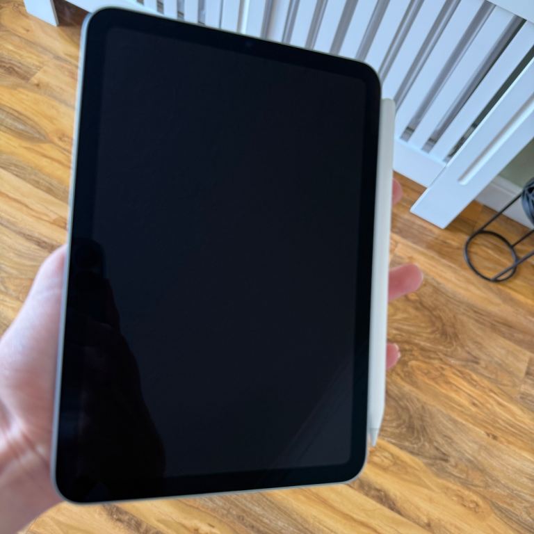 Apple iPad Mini 7 latest gen fully working mint condition 