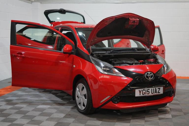 2015 Toyota AYGO 1.0 VVT-i x-play Euro 5 5dr Euro 5 HATCHBACK Petrol Manual