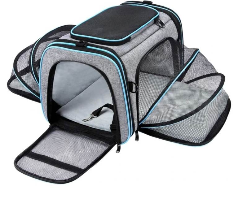 A new ,still packed Expandable Cat Carrier, Portable Soft Sided with Fleece 