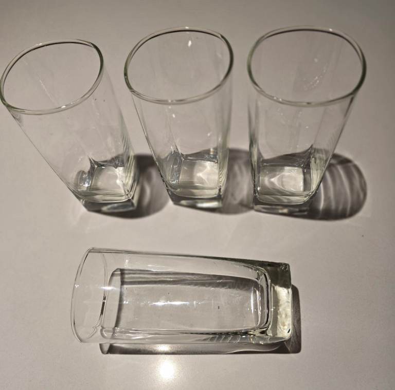 Set of four tall glasses 