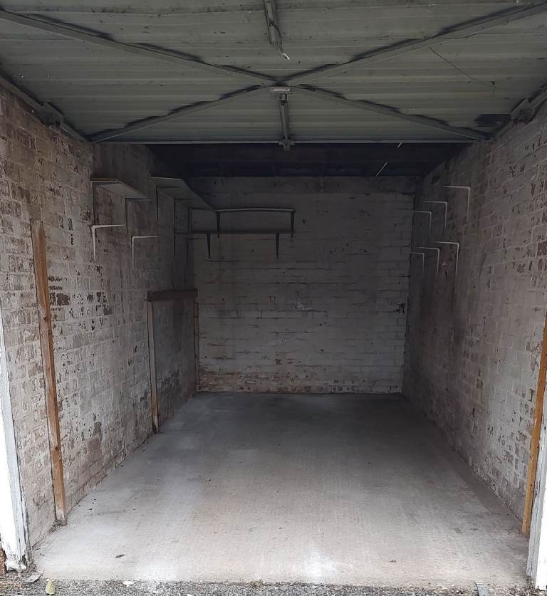 Garage for Rent Leicester Western Park 