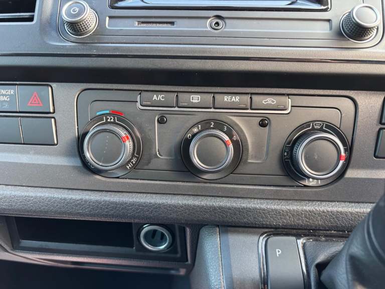 VOLKSWAGEN TRANSPORTER DRIVER TRANSFER WAV WHEELCHAIR ACCESSIBLE VEHICLE 2.0